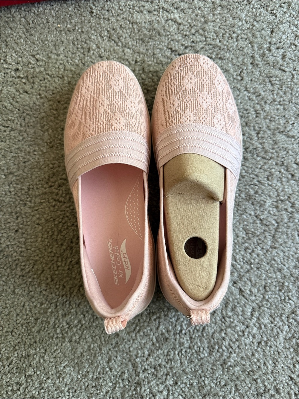 Skechers Women's Slip-On Knit Ballet Flat in Light Pink NWT